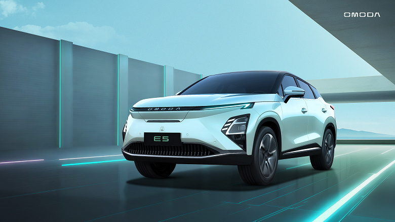 В Европе стартовали продажи полностью электрического кроссовера Omoda E5. Когда появится в России